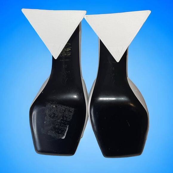 NEW Attico Devon White Sculptural Heel Mules Size 38 - Picture 6 of 14